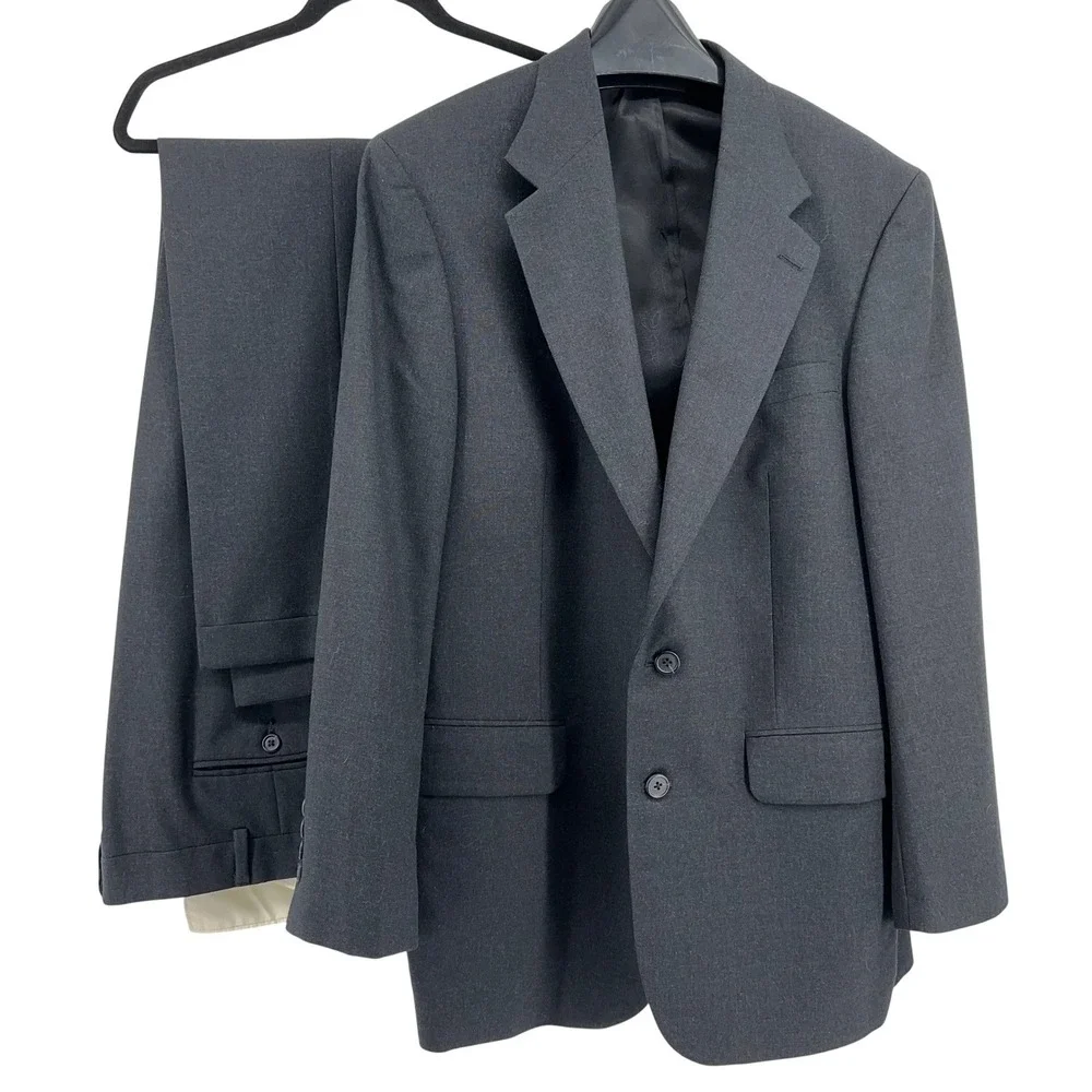 Cricketeer Suit Men 41R W35 x 31 Dark Gray Wool Two Button Professional Business